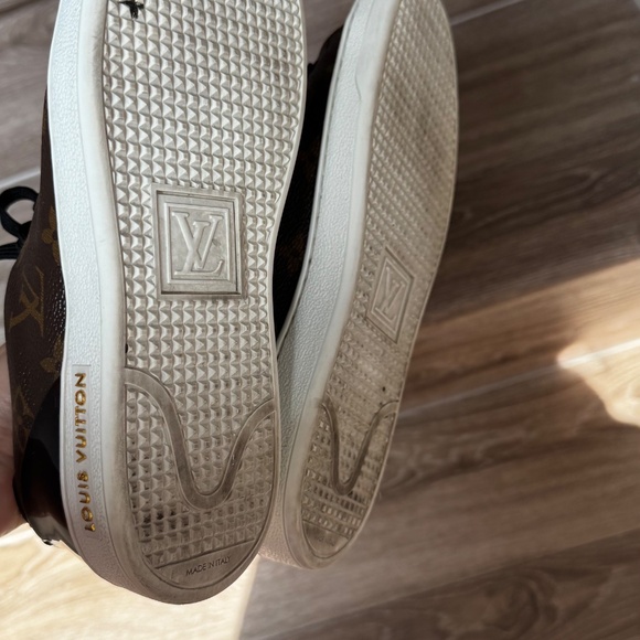 LV sneakers - Picture 2 of 9
